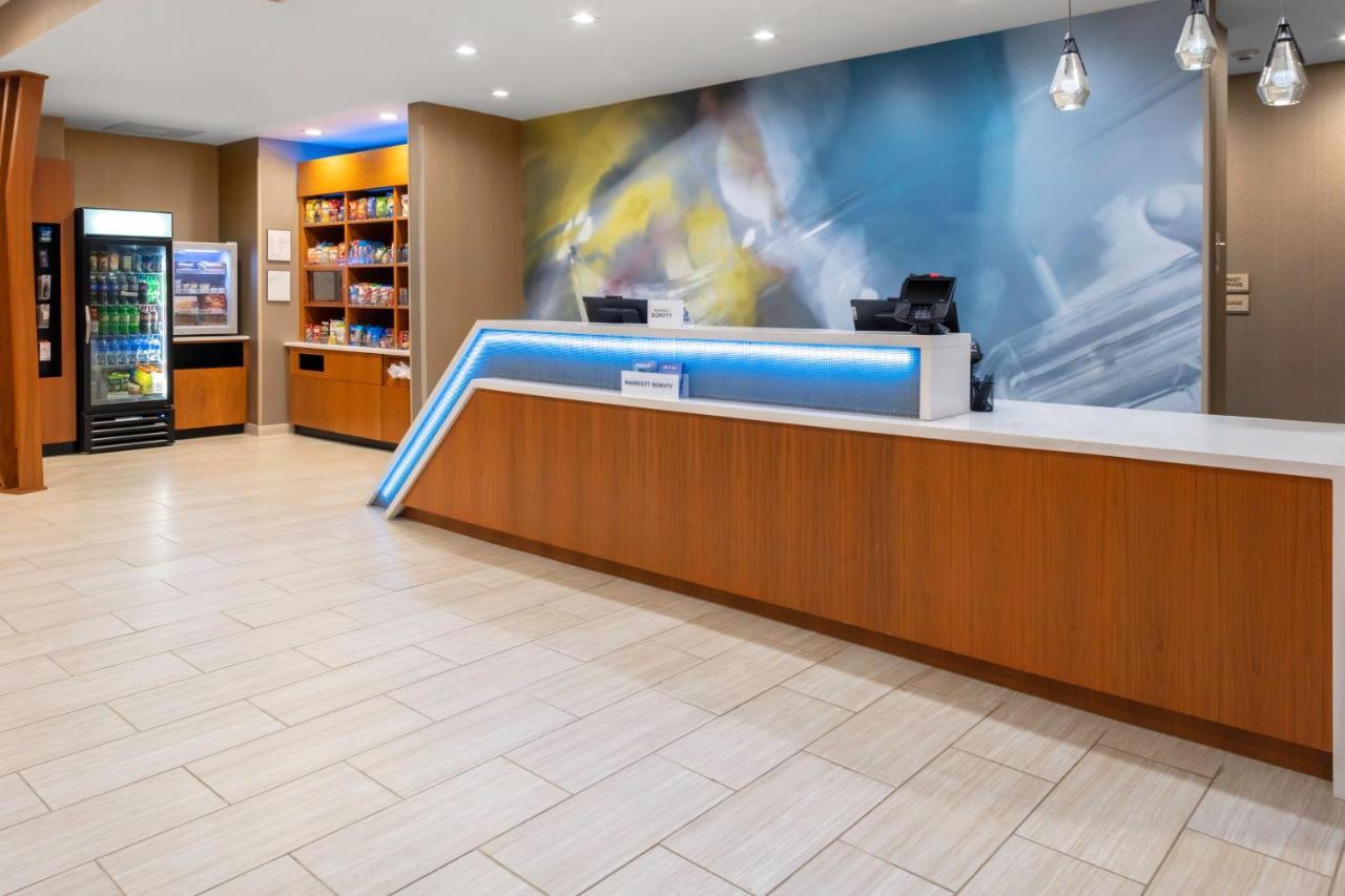 Springhill Suites Kansas City Airport Екстер'єр фото