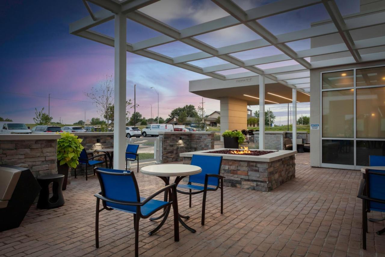 Springhill Suites Kansas City Airport Екстер'єр фото