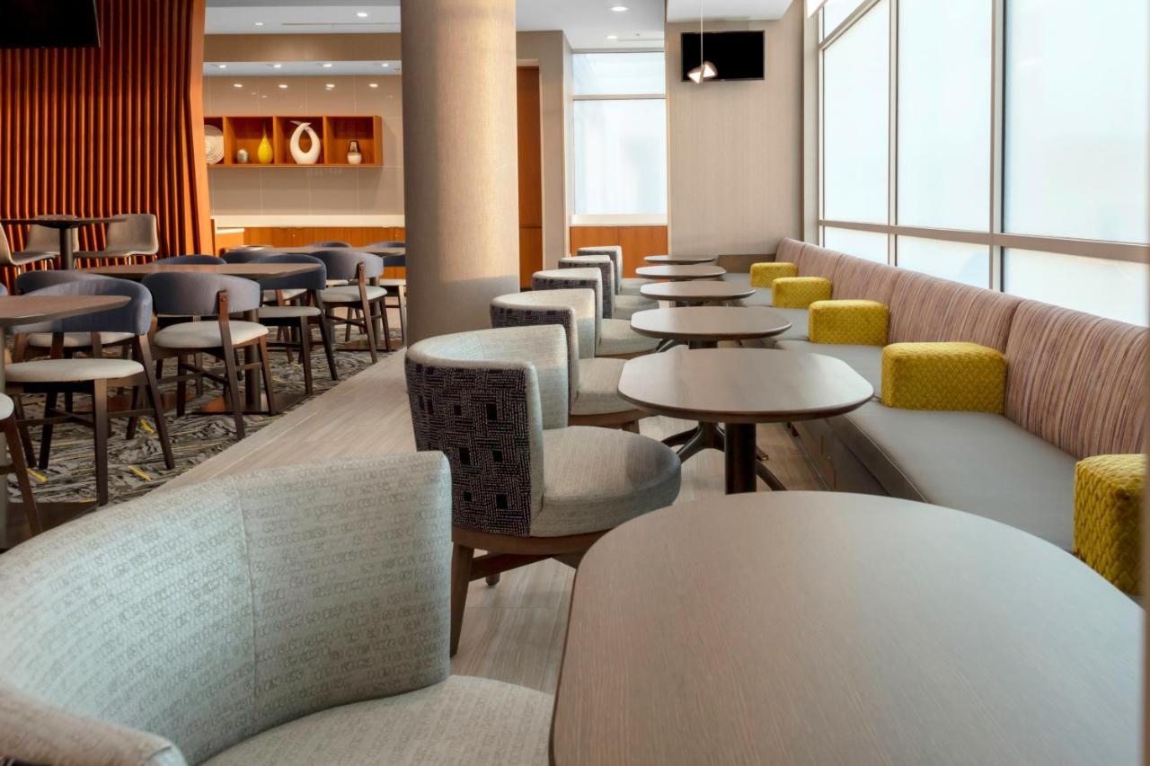 Springhill Suites Kansas City Airport Екстер'єр фото