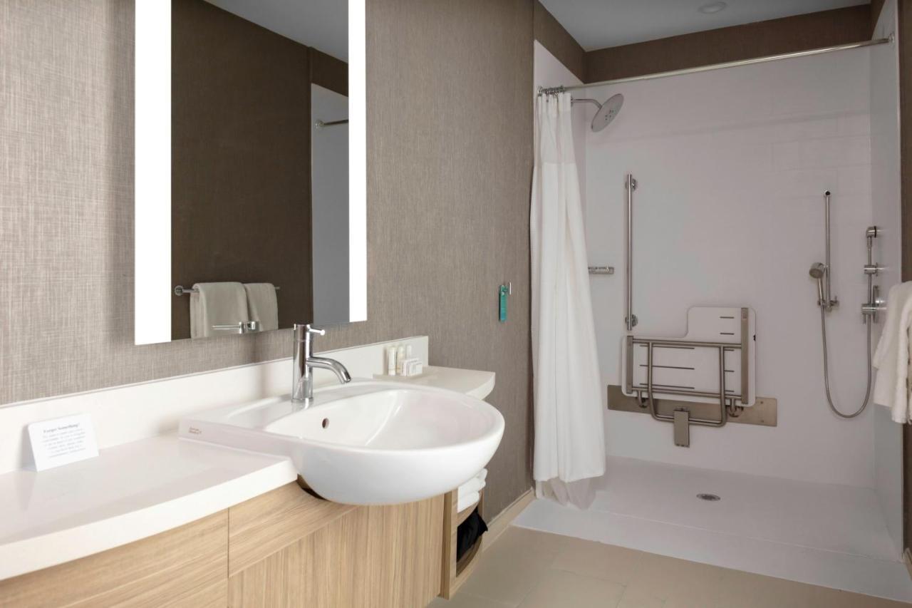 Springhill Suites Kansas City Airport Екстер'єр фото