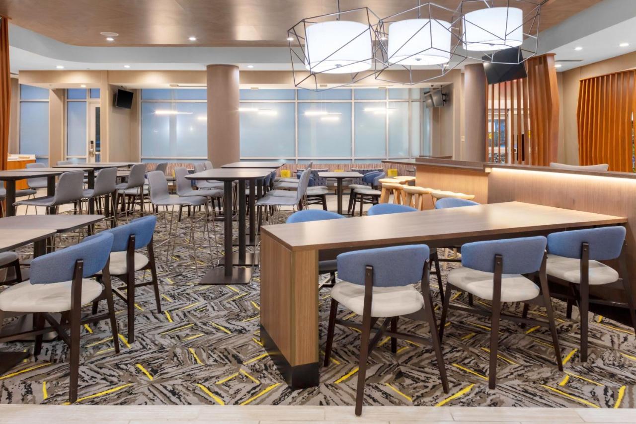 Springhill Suites Kansas City Airport Екстер'єр фото